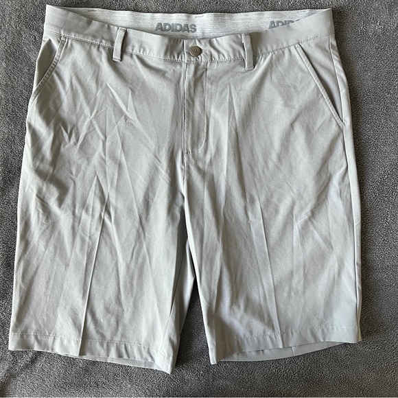 🔥Adidas Men's Gray Golf Shorts - Picture 1 of 5